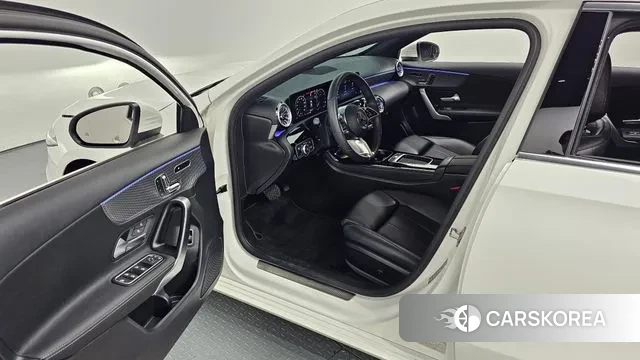 Mercedes-Benz A-Class W177 2024 Белый из Кореи, фото 2