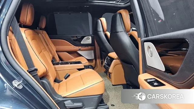 Lincoln Aviator 2nd generation 2022 Серый из Кореи, фото 2
