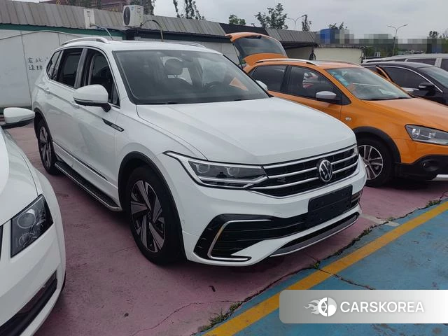 Volkswagen Tiguan L 2023 Белый из Китая, фото 2