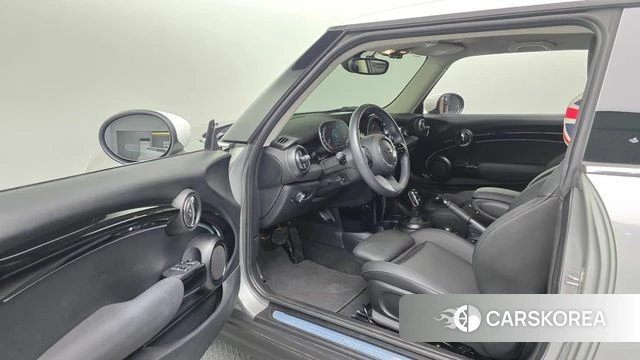 Mini Cooper 2023 Серебристо-серый из Кореи, фото 2