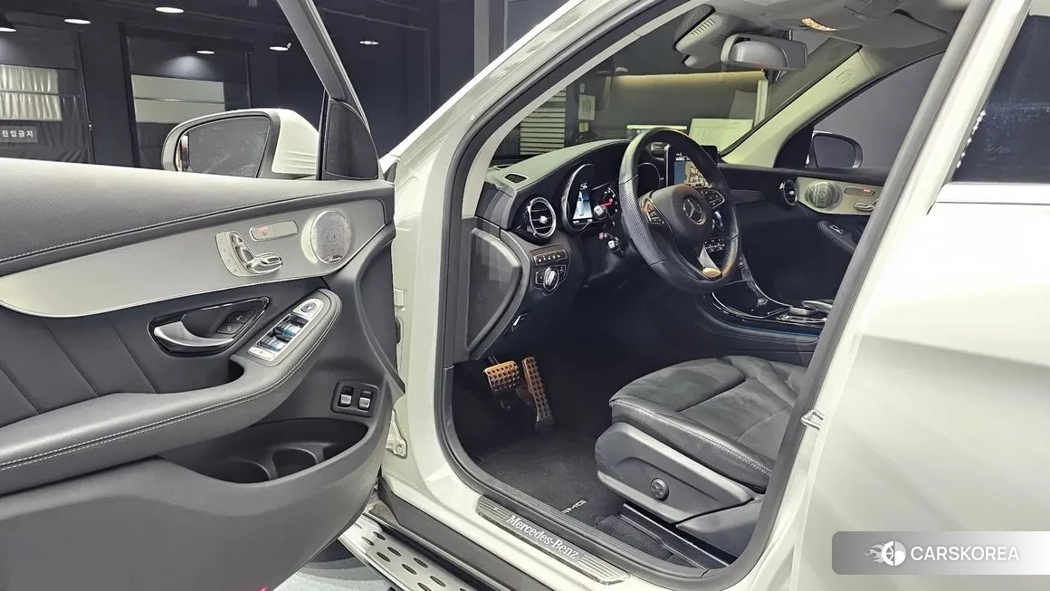 Mercedes-Benz GLC-Class X253 2019 Белый из Кореи, фото 2