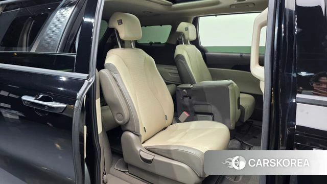 Kia Carnival 4th generation 2023 Черный из Кореи, фото 2