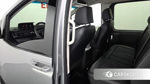 Hyundai Staria 2021 Серебристо-серый из Кореи, фото 2
