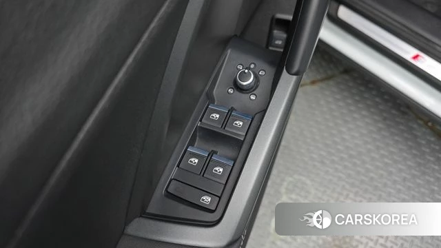 Audi Q3 (F3) 2022 Белый из Кореи, фото 2