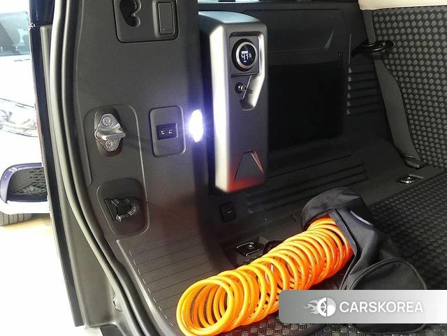 Land Rover Defender (L663) 2023 Светло-зеленый из Кореи, фото 2