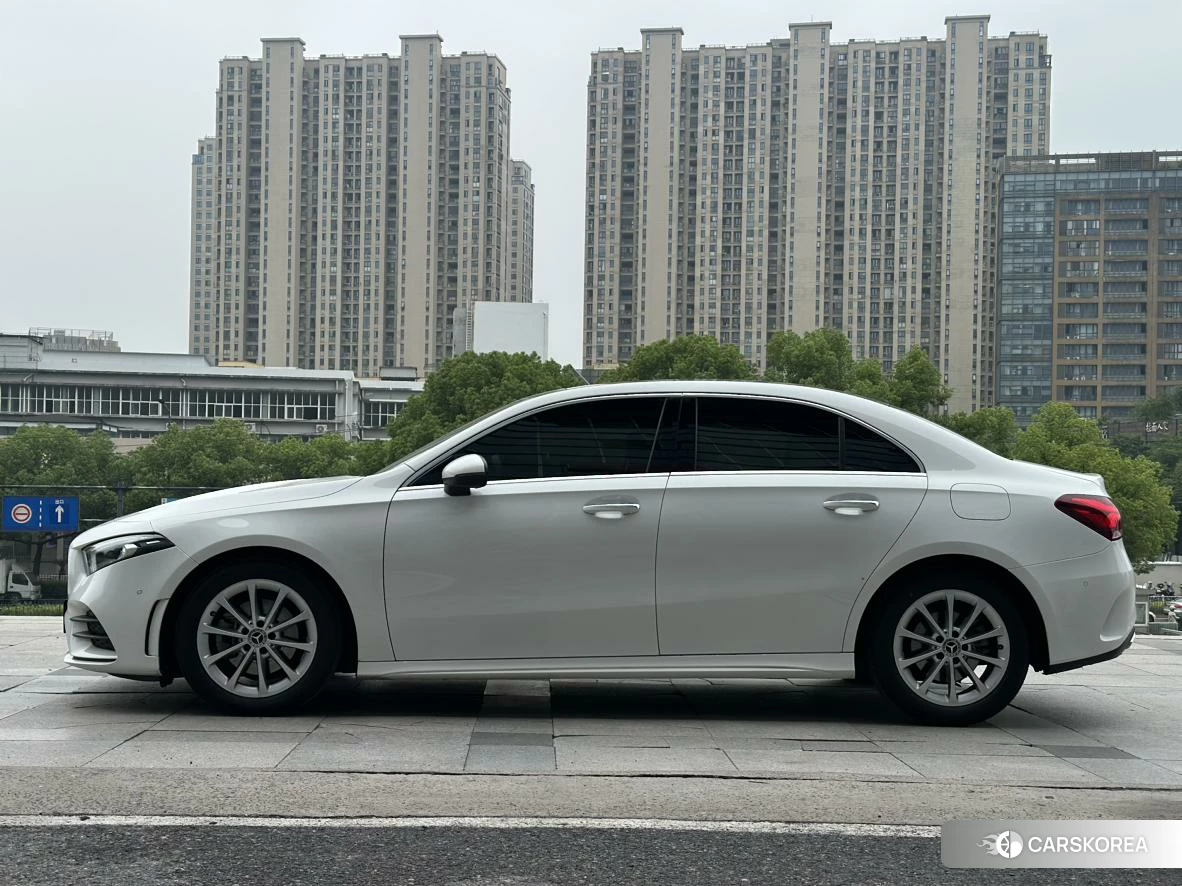 Mercedes-Benz Class A 2021 Белый из Китая, фото 2