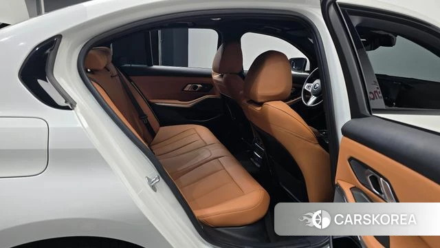 BMW 3 Series (G20) 2023 Белый из Кореи, фото 2