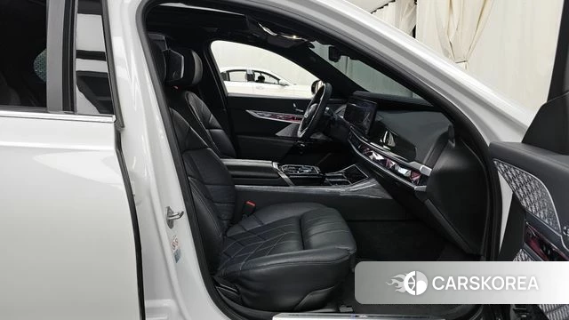 BMW i7 (G70) 2023 Белый из Кореи, фото 2