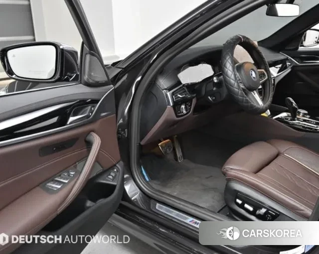 BMW 5 Series (G30) 2023 Серый из Кореи, фото 2