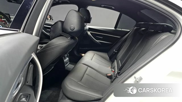 BMW 3 Series (F30) 2018 Белый из Кореи, фото 2