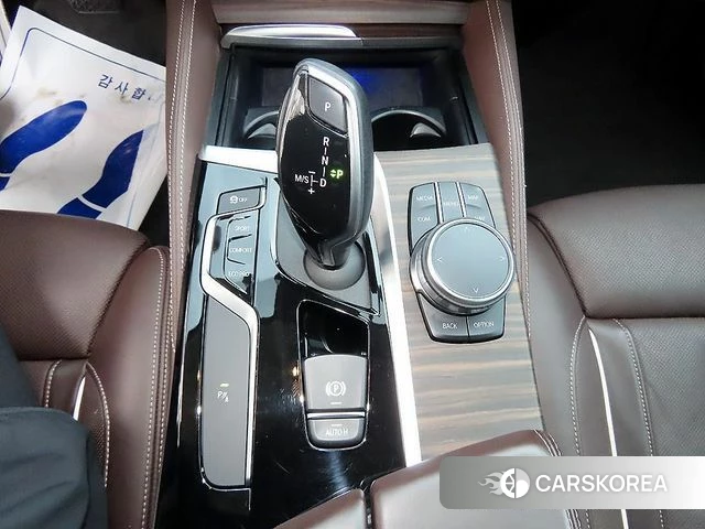 BMW 5 Series (G30) 2019 Черный из Кореи, фото 2