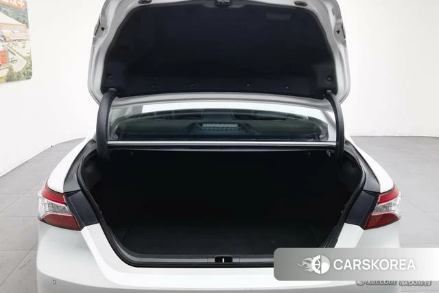Toyota Camry 2023 Белый из Китая, фото 2
