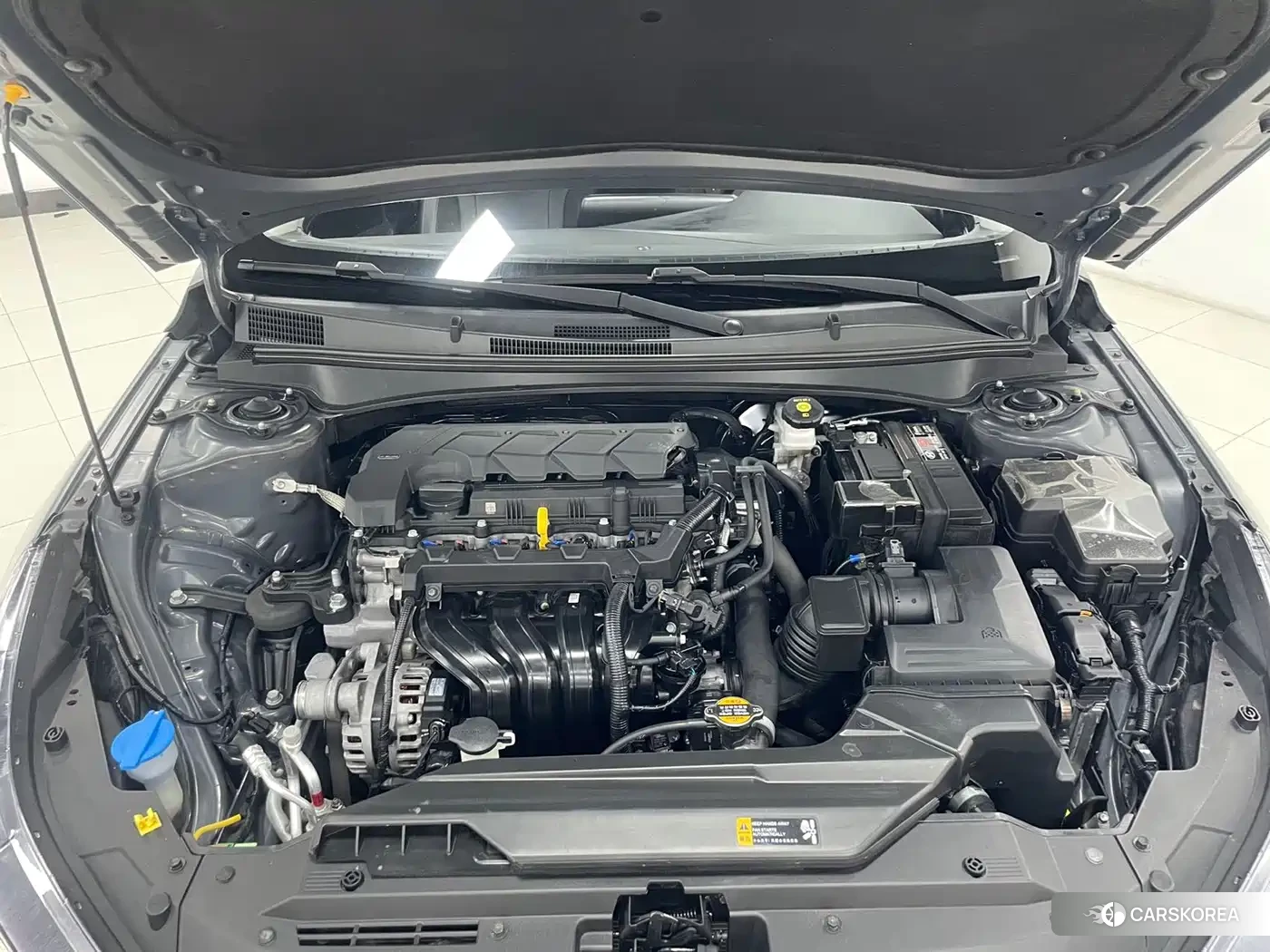 Hyundai Elantra 2022 Silver/gray из Китая, фото 2