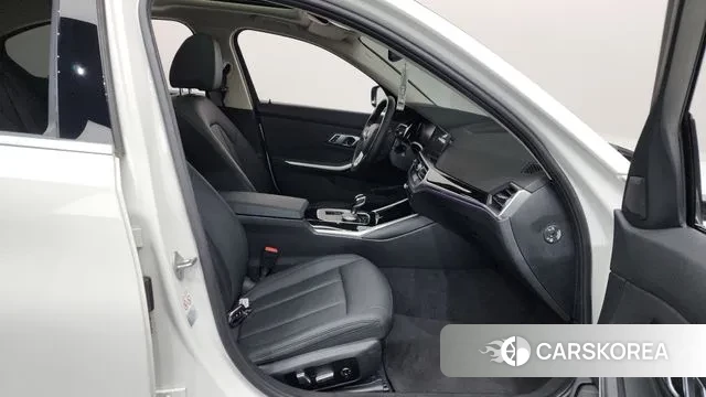 BMW 3 Series (G20) 2021 Белый из Кореи, фото 2