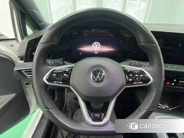 Volkswagen Golf 2023 Белый из Китая, фото 2