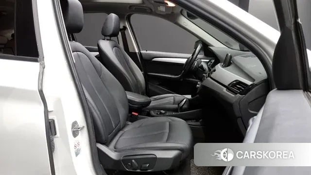 BMW X1 (F48) 2019 Белый из Кореи, фото 2