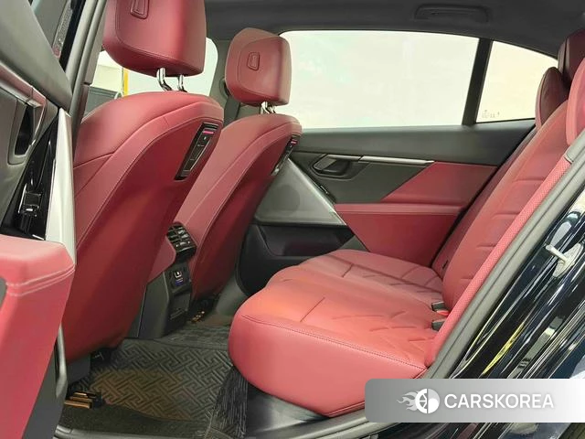 BMW 5 series 2025 Черный из Китая, фото 2