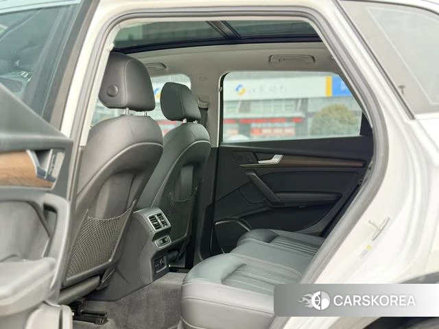 Audi Q5L 2021 Белый из Китая, фото 2