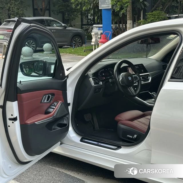 BMW 3 series 2022 Белый из Китая, фото 2