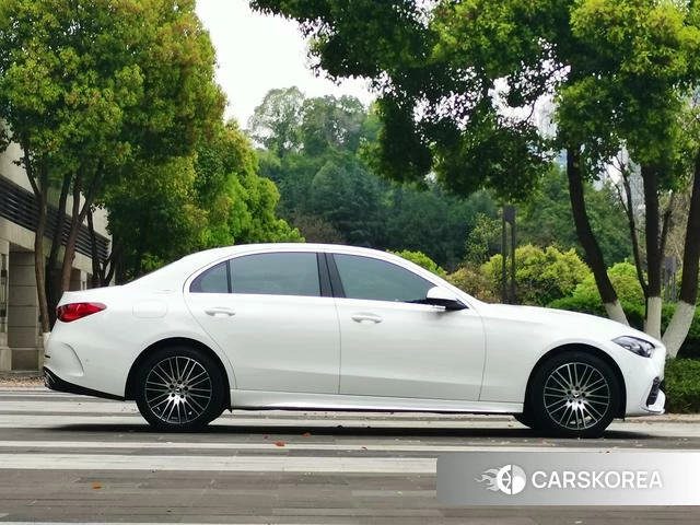 Mercedes-Benz Class C 2025 Белый из Китая, фото 2