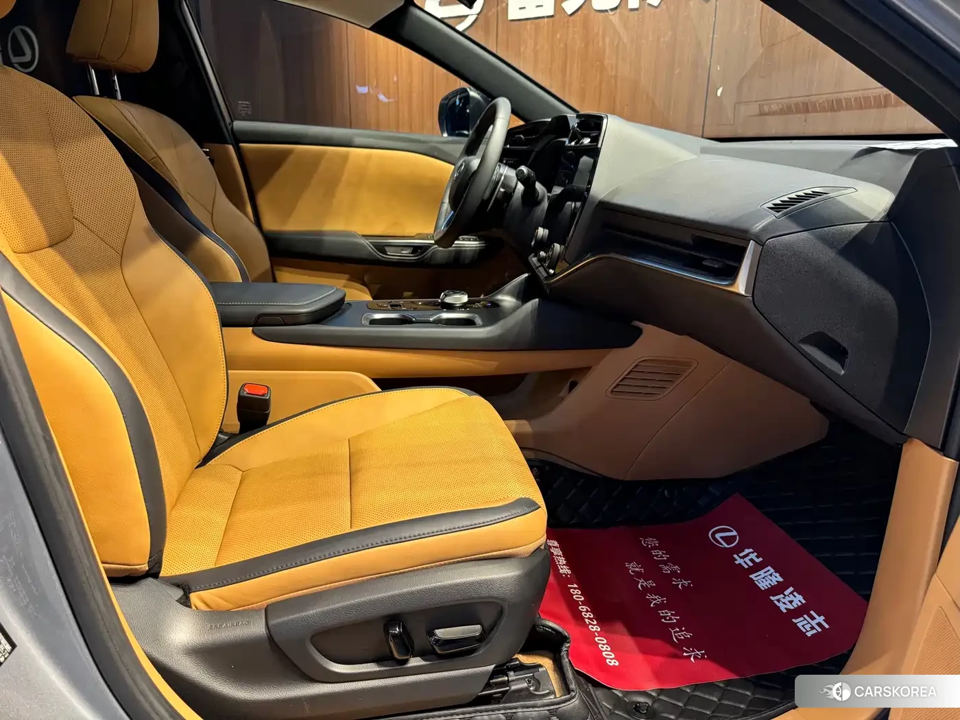 Lexus RZ 2023 Silver/gray из Китая, фото 2