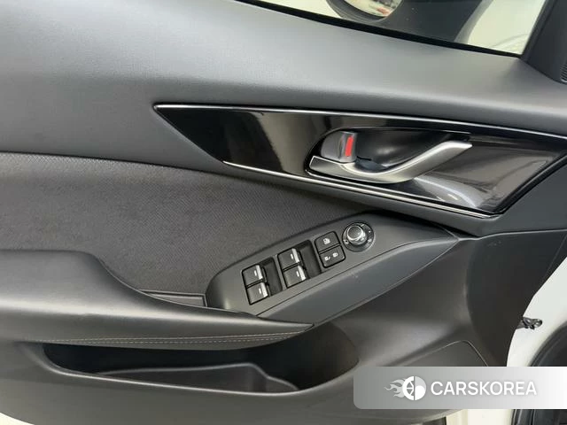 Mazda CX-4 2023 Белый из Китая, фото 2