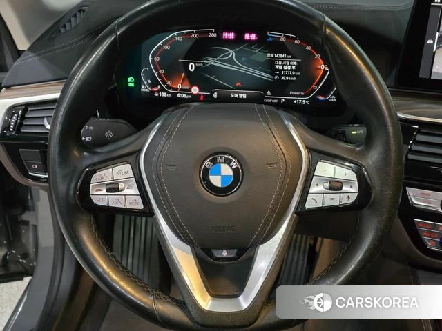 BMW 5 Series (G30) 2020 Серый из Кореи, фото 2