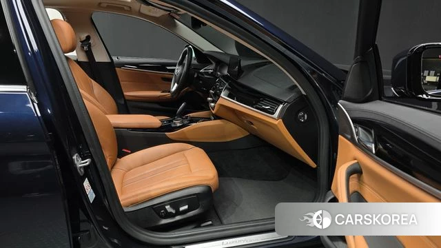 BMW 5 Series (G30) 2020 Черный из Кореи, фото 2