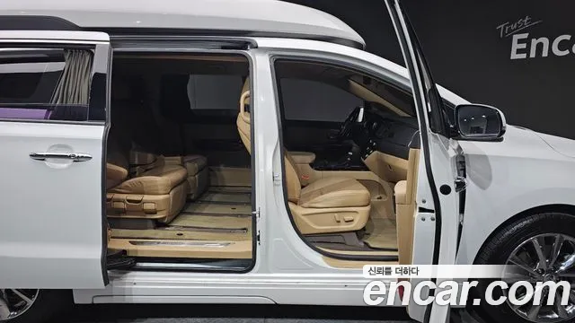 Kia The New Carnival 2018 Белый из Кореи, фото 2