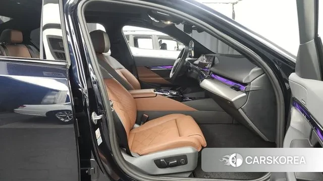 BMW 5 Series (G60) id 3442056 из Кореи 2