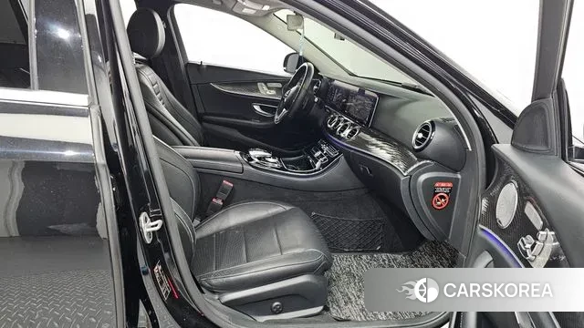 Mercedes-Benz E-Class W213 2019 Черный из Кореи, фото 2