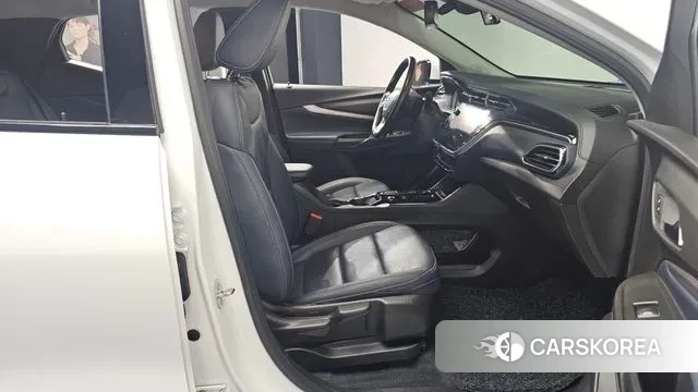 Chevrolet (GM Daewoo) Bolt EUV 2023 Белый из Кореи, фото 2