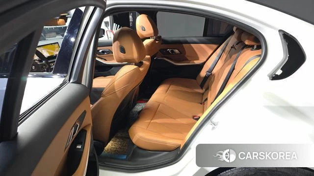 BMW 3 Series (G20) 2023 Белый из Кореи, фото 2