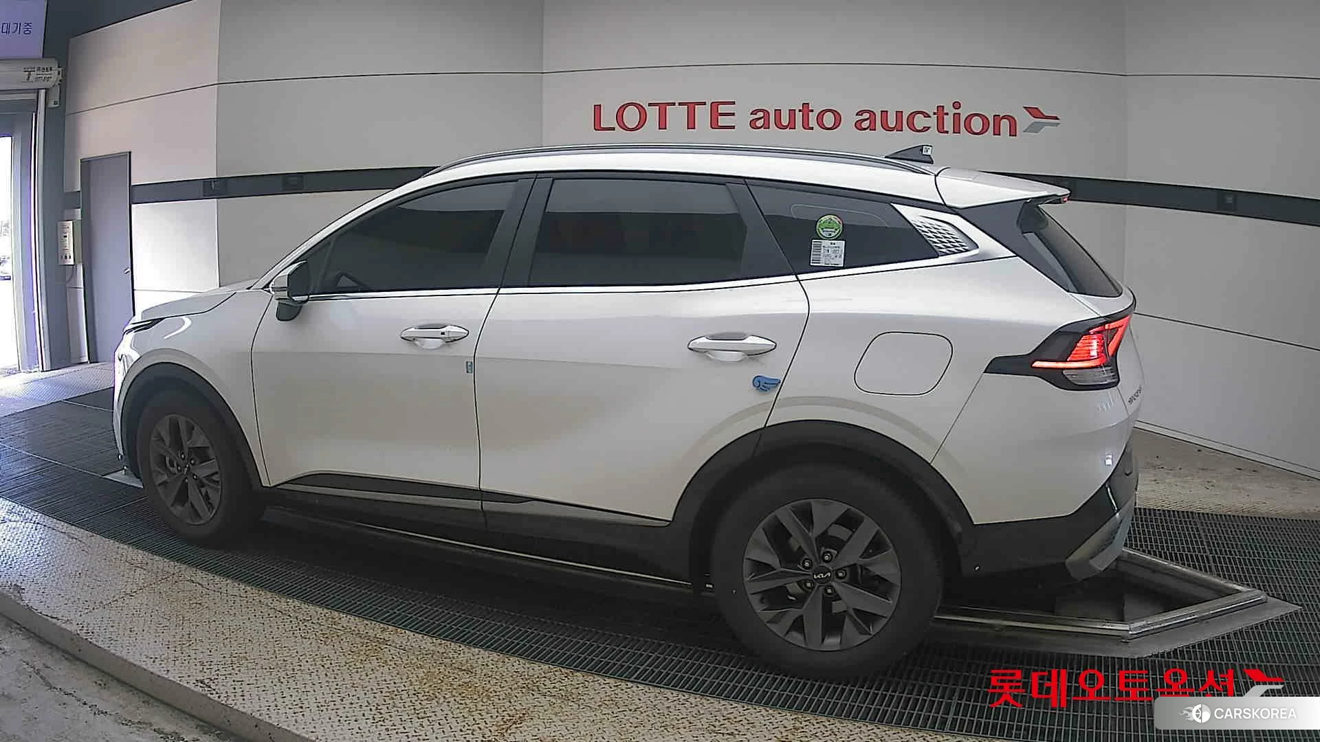 Kia Sportage 2023 Snow White Pearl (optional) из Кореи, фото 2