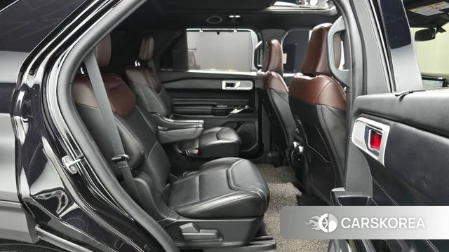 Ford Explorer 6th Generation 2021 Черный из Кореи, фото 2