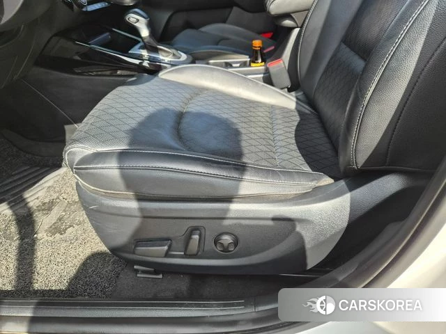 Kia The New K3 2nd generation 2021 Белый из Кореи, фото 2