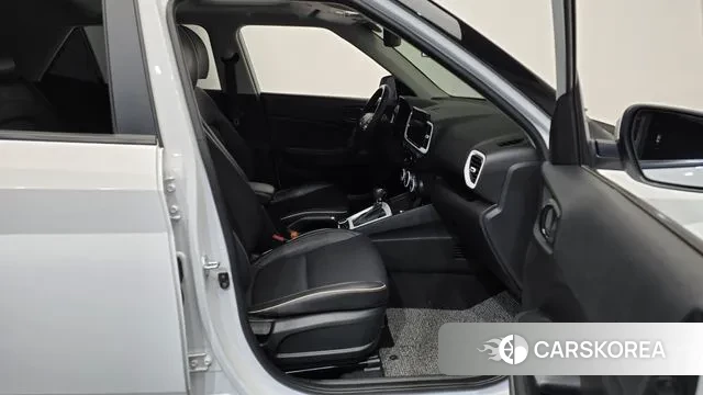 Hyundai Venue 2023 Белый из Кореи, фото 2