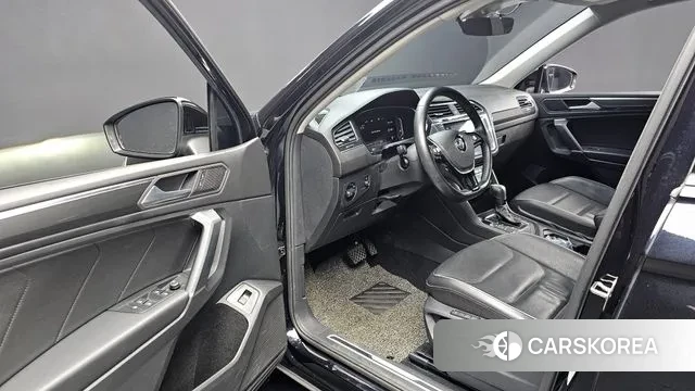 Volkswagen Tiguan Allspace 2020 Черный из Кореи, фото 2