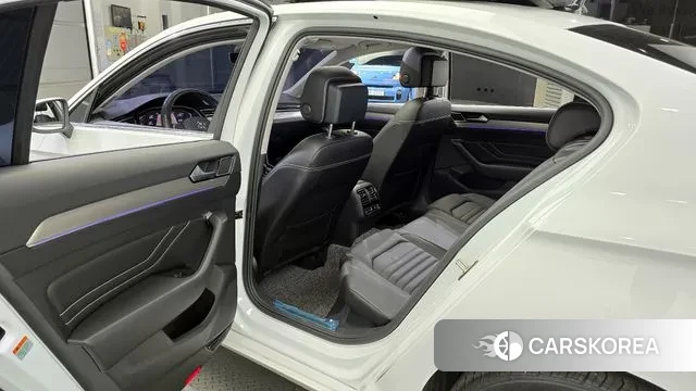 Volkswagen Passat GT (B8) 2022 Белый из Кореи, фото 2