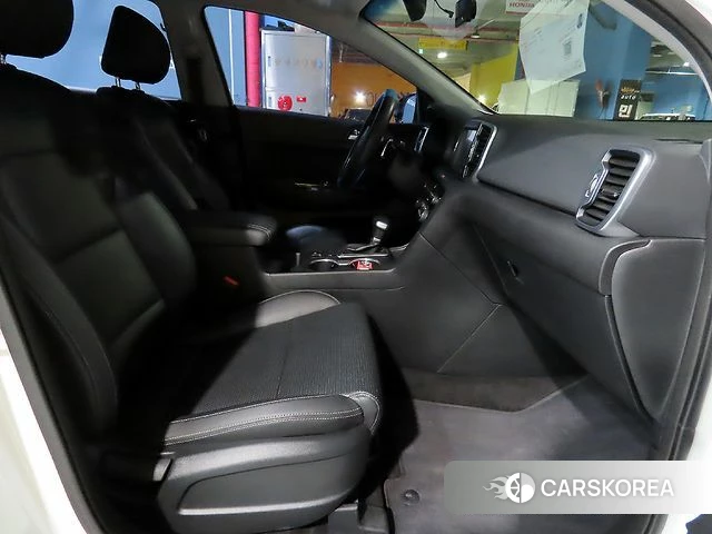 Kia Sportage 4th Generation 2018 Белый из Кореи, фото 2