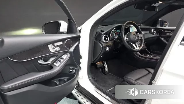 Mercedes-Benz GLC-Class X253 2021 Белый из Кореи, фото 2