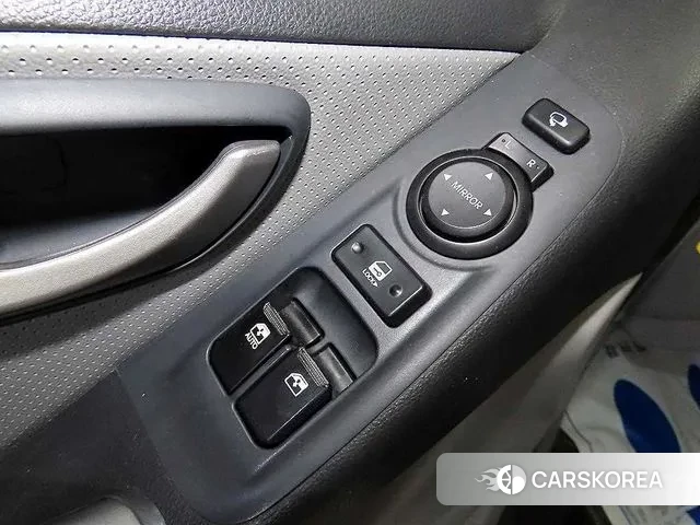 Hyundai The New Grand Starex 2018 Белый из Кореи, фото 2