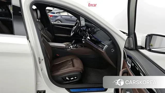 BMW 5 Series (G30) 2021 Белый из Кореи, фото 2