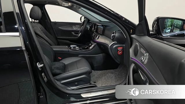 Mercedes-Benz E-Class W213 2019 Черный из Кореи, фото 2