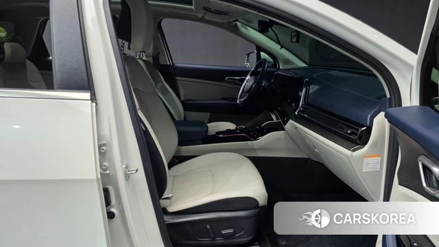 Kia Sportage 5th Generation Hybrid 2022 Белый из Кореи, фото 2