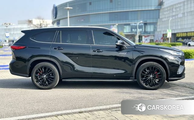 Toyota Highlander 2024 Черный из Китая, фото 2