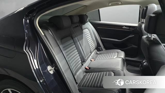 Volkswagen Passat GT (B8) 2018 Черный из Кореи, фото 2