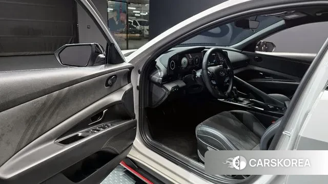 Hyundai Avante (CN7) 2022 Серебристо-серый из Кореи, фото 2