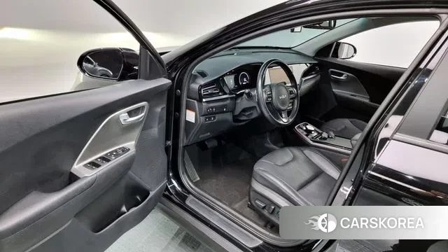 Kia Niro Plus 2022 Черный из Кореи, фото 2