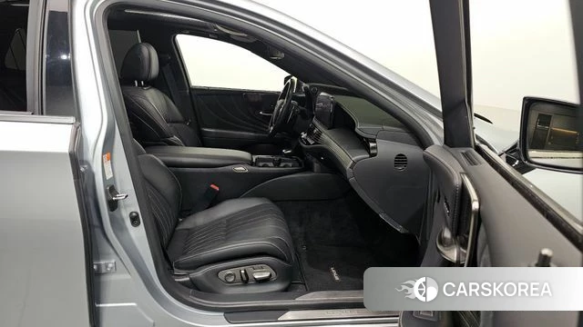 Lexus LS500 5th generation 2022 Серебряный из Кореи, фото 2